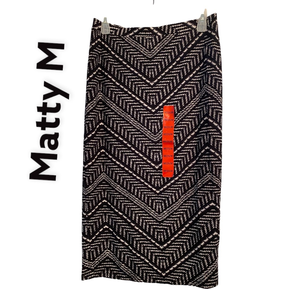 Matty M Black and White Chevron Stripe Pullon Skirt M NWT